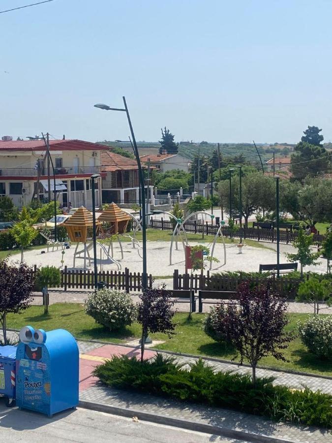 Sun & Sea Apartment Nea Iraklia Ngoại thất bức ảnh